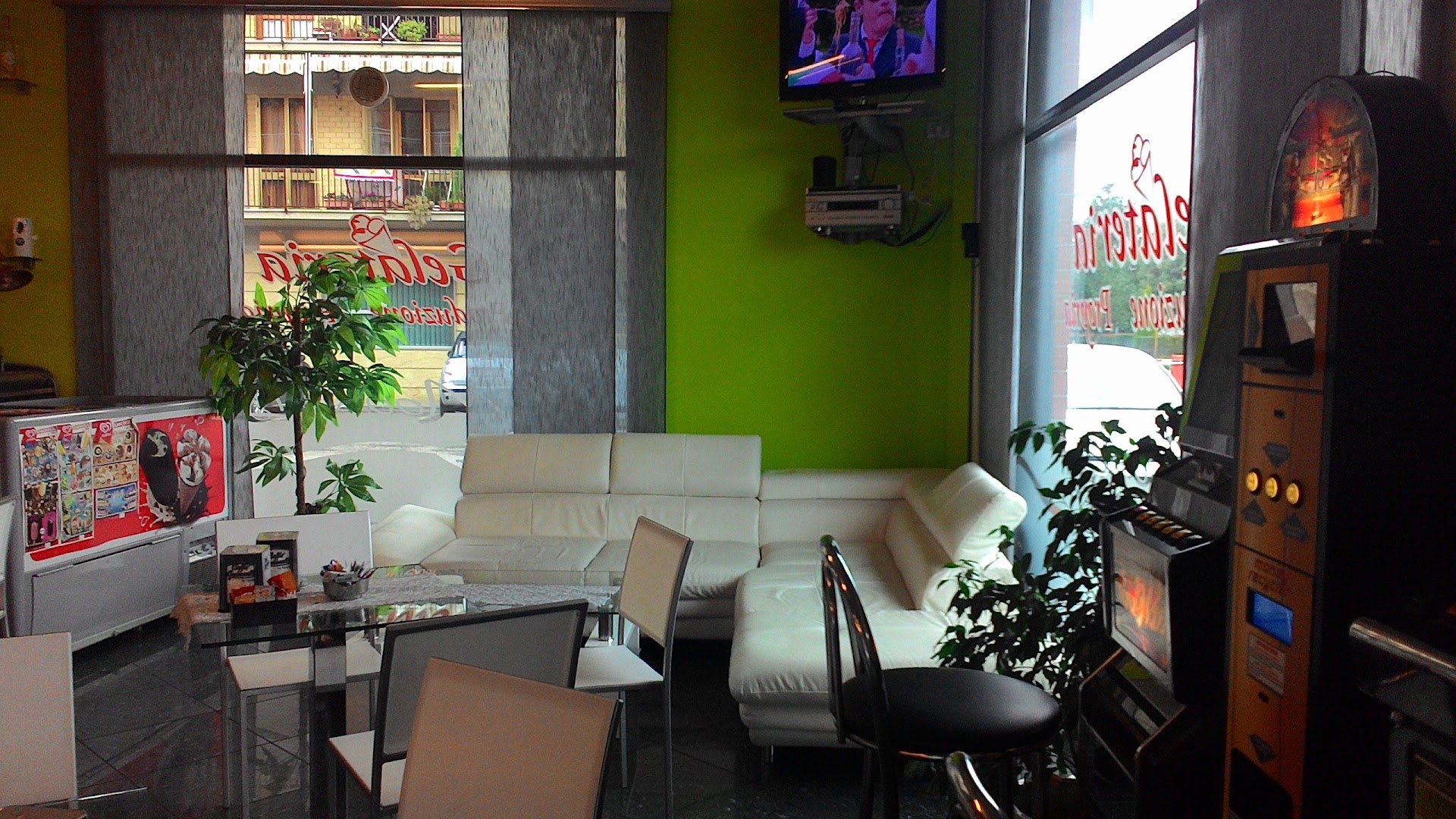 Moonlight Bar Gelateria Pizzeria