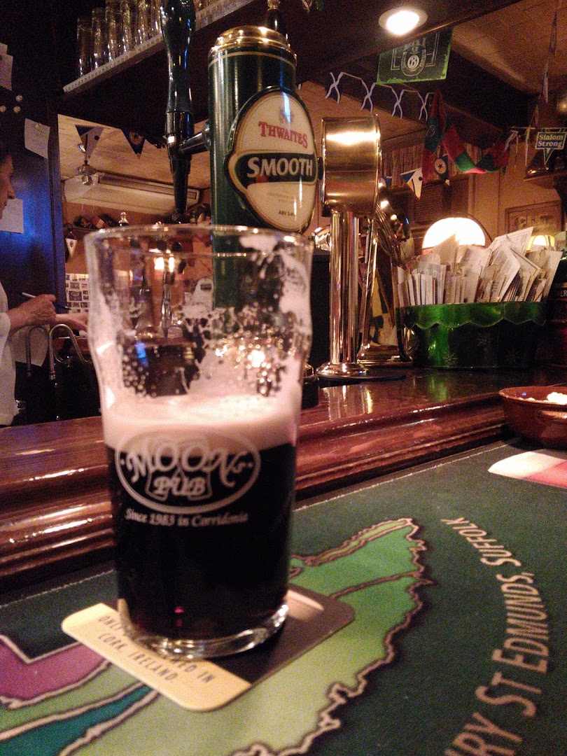 Moon'S Pub