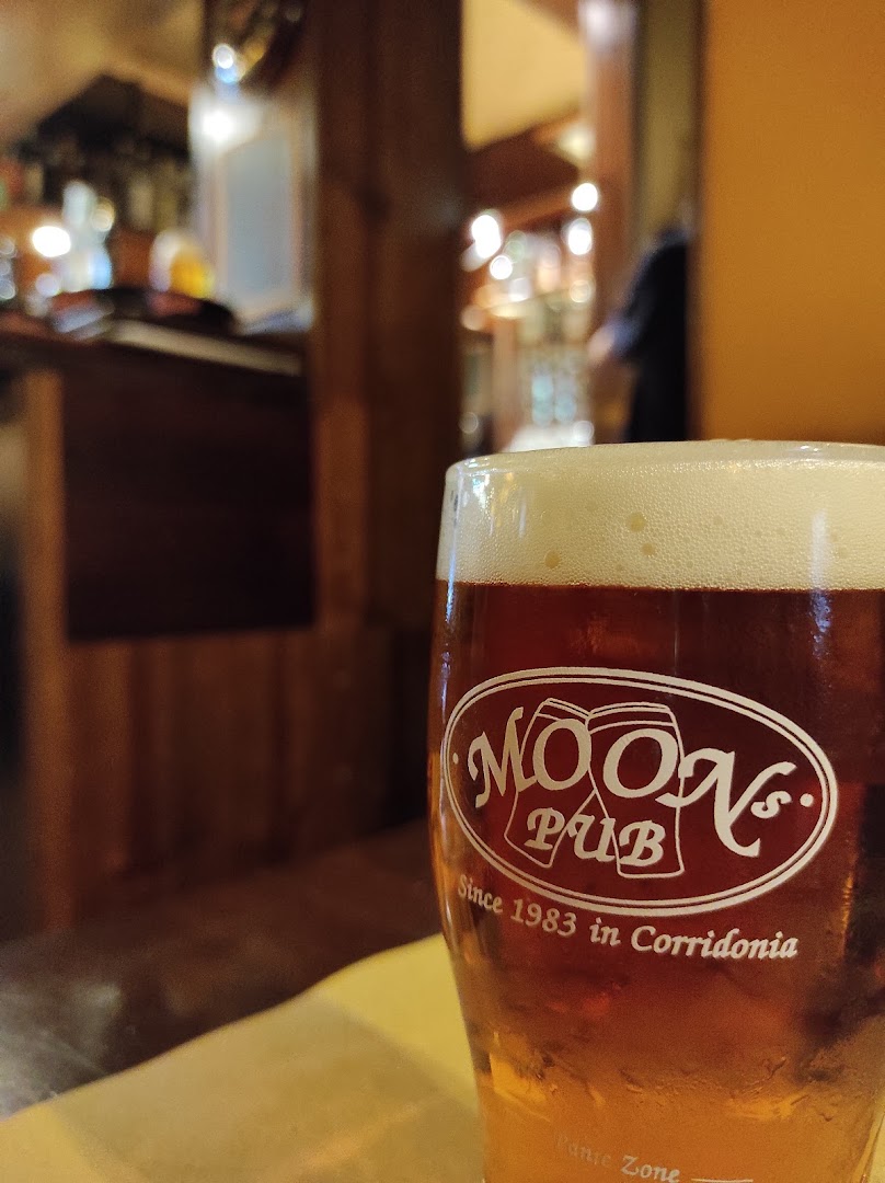 Moon'S Pub