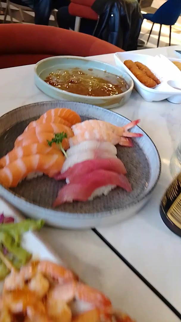 MOOV - Ristorante Sushi, Cinese e Italiano