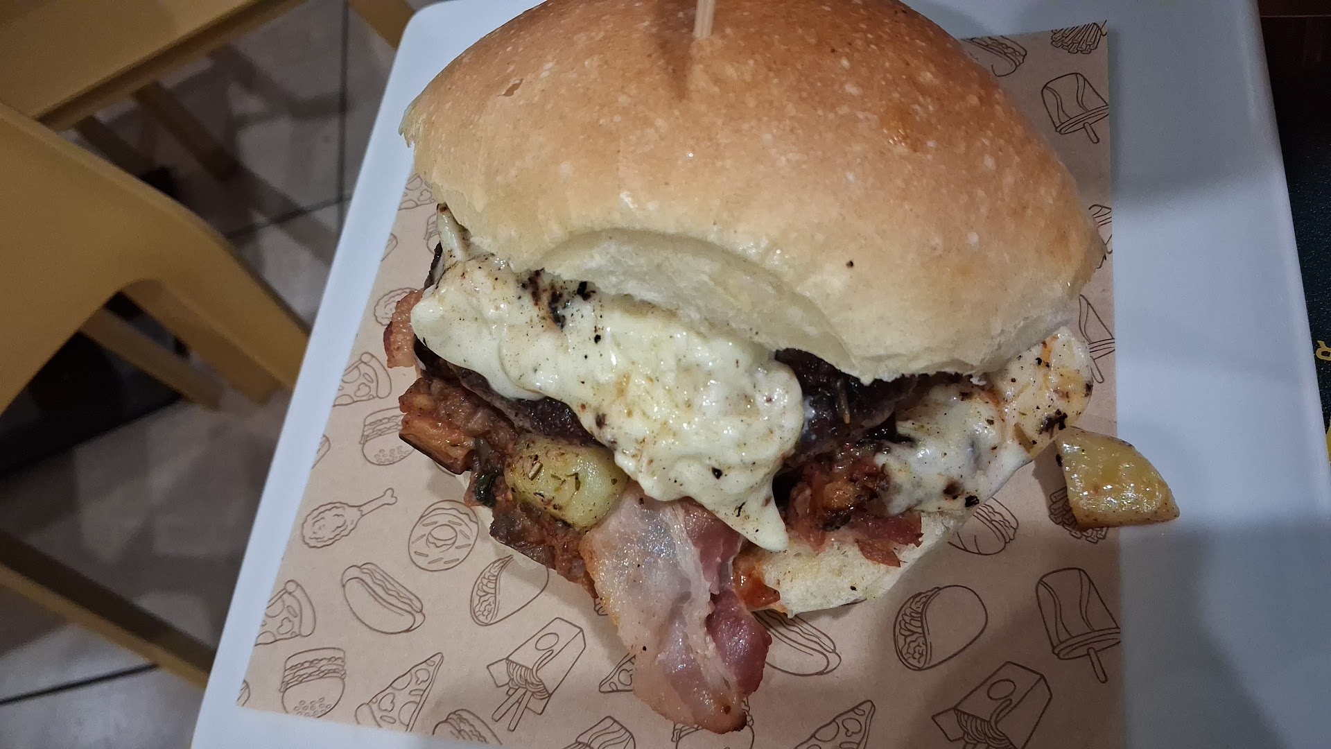 Mordimi - Burger&Co, Capua