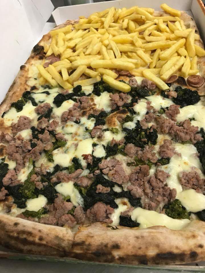 Mordo e Fuggo, Napoli