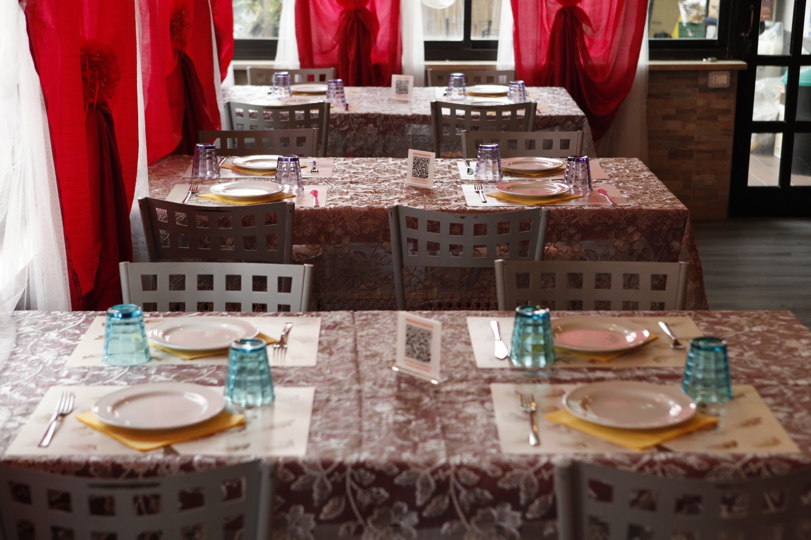 Moulin Rouge bar-pub-ristorante