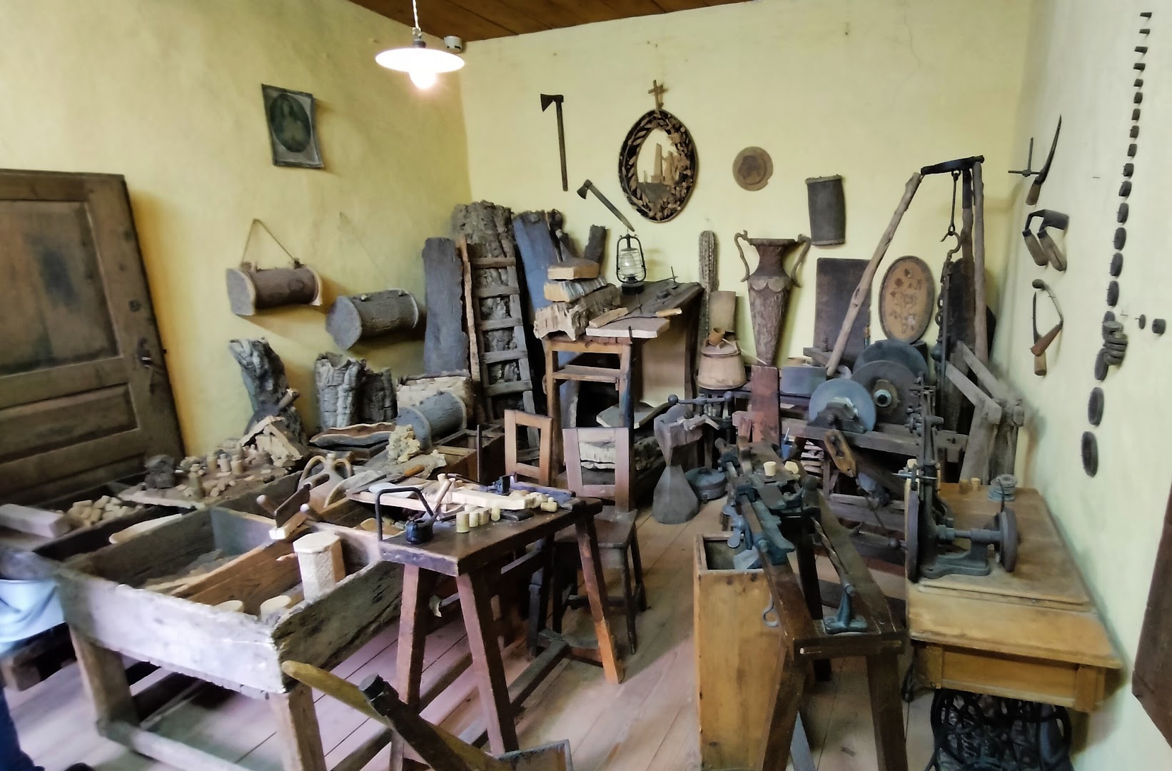 Museo etnografico Galluras "la casa della Femina Agabbadòra"