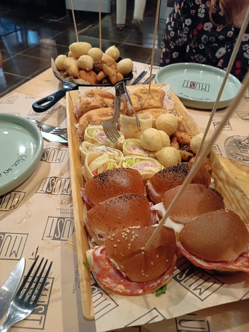 Must Wine & Food, Calimera