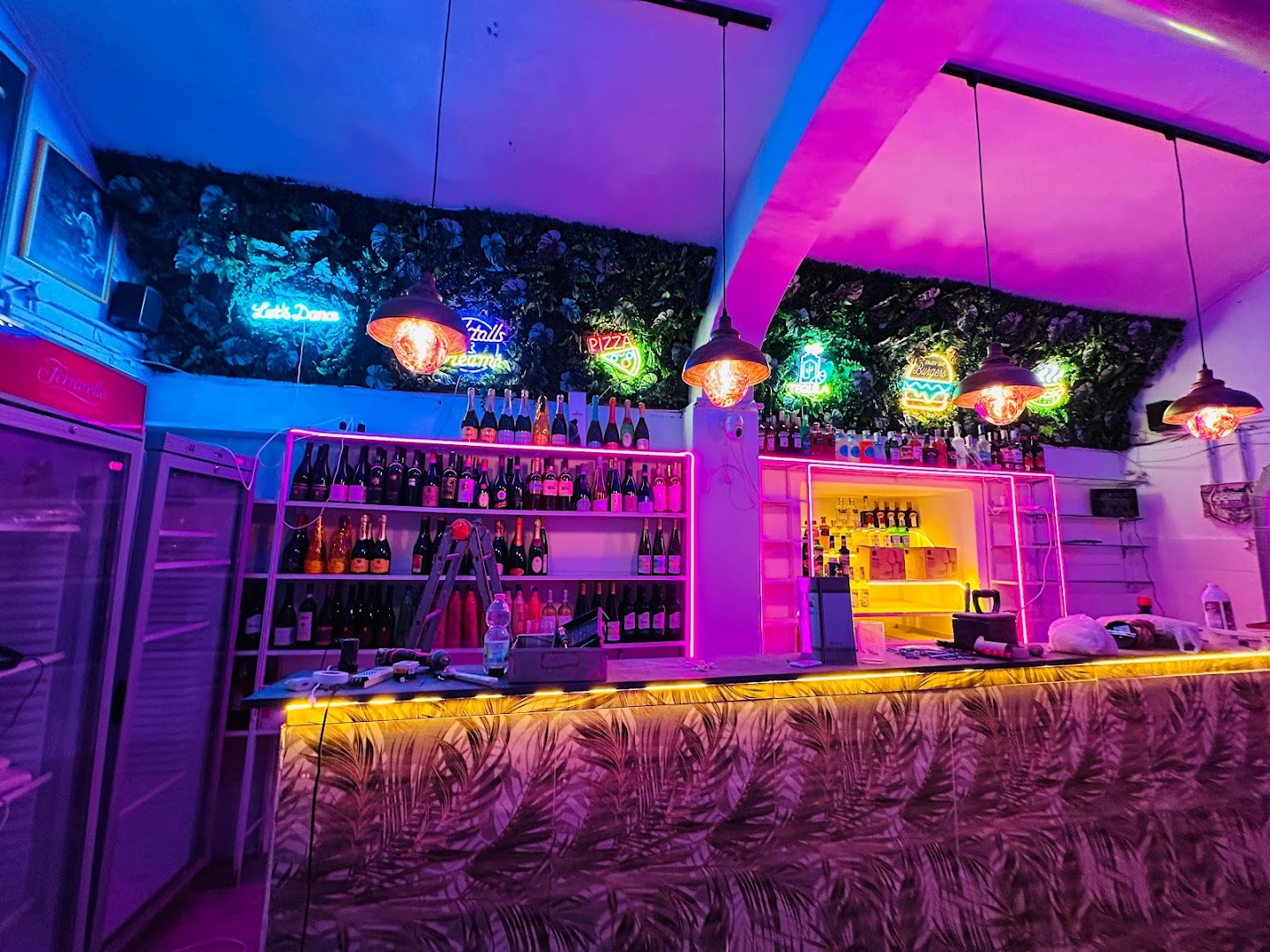 Musti place -Cocktail Bar-Event-Burger-Pizza-Musei Vaticani-prati-NFL-NBA, Roma