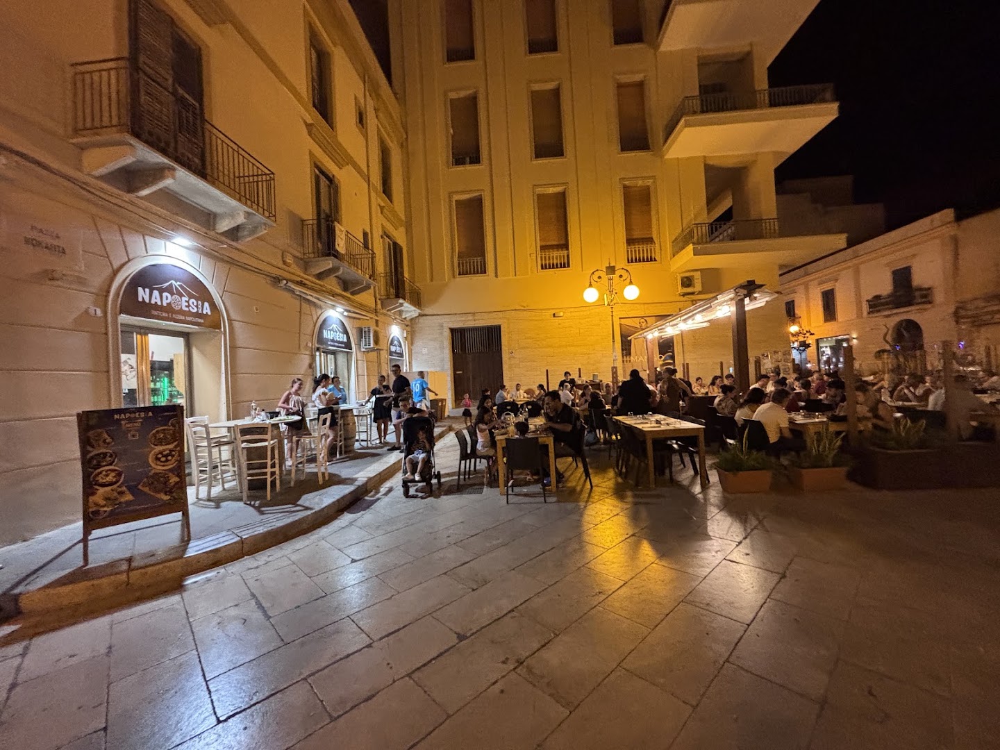 "Napoesia", Trattoria e Pizzeria Napoletana