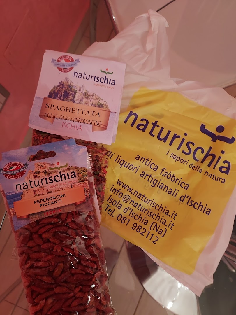Naturischia