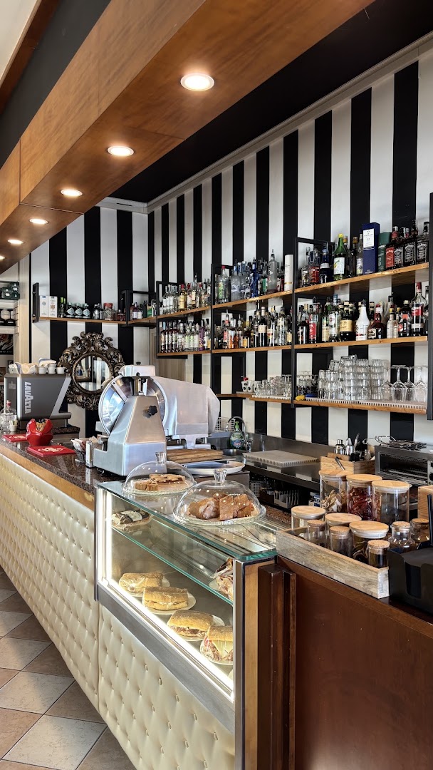 Nazionale Minerbe - Enoteca Amelia - Alloggio turistico - Bike service