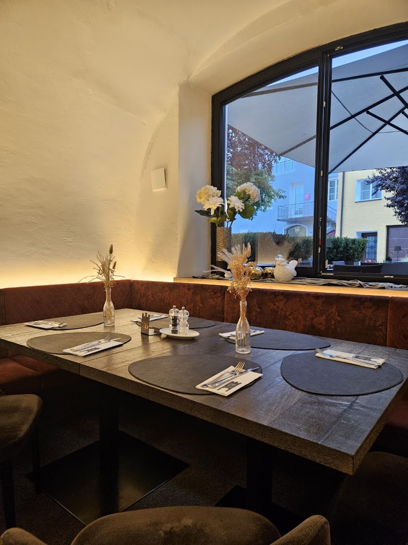 Nepomuk - Rooms | Restaurant | Pizzeria