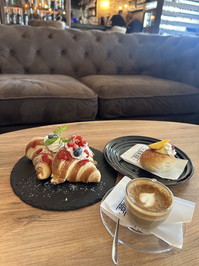 New Age - Café & Cocktails
