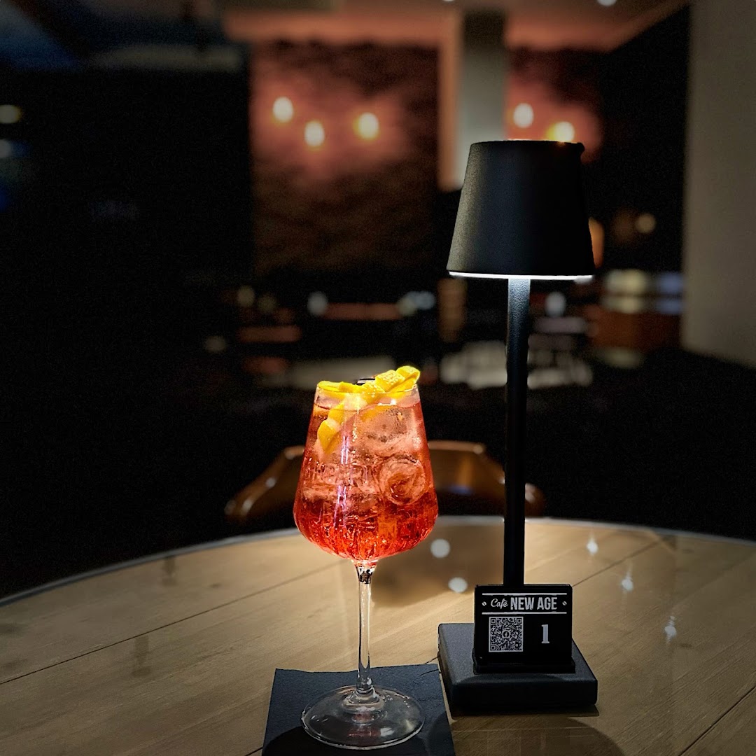 New Age - Café & Cocktails