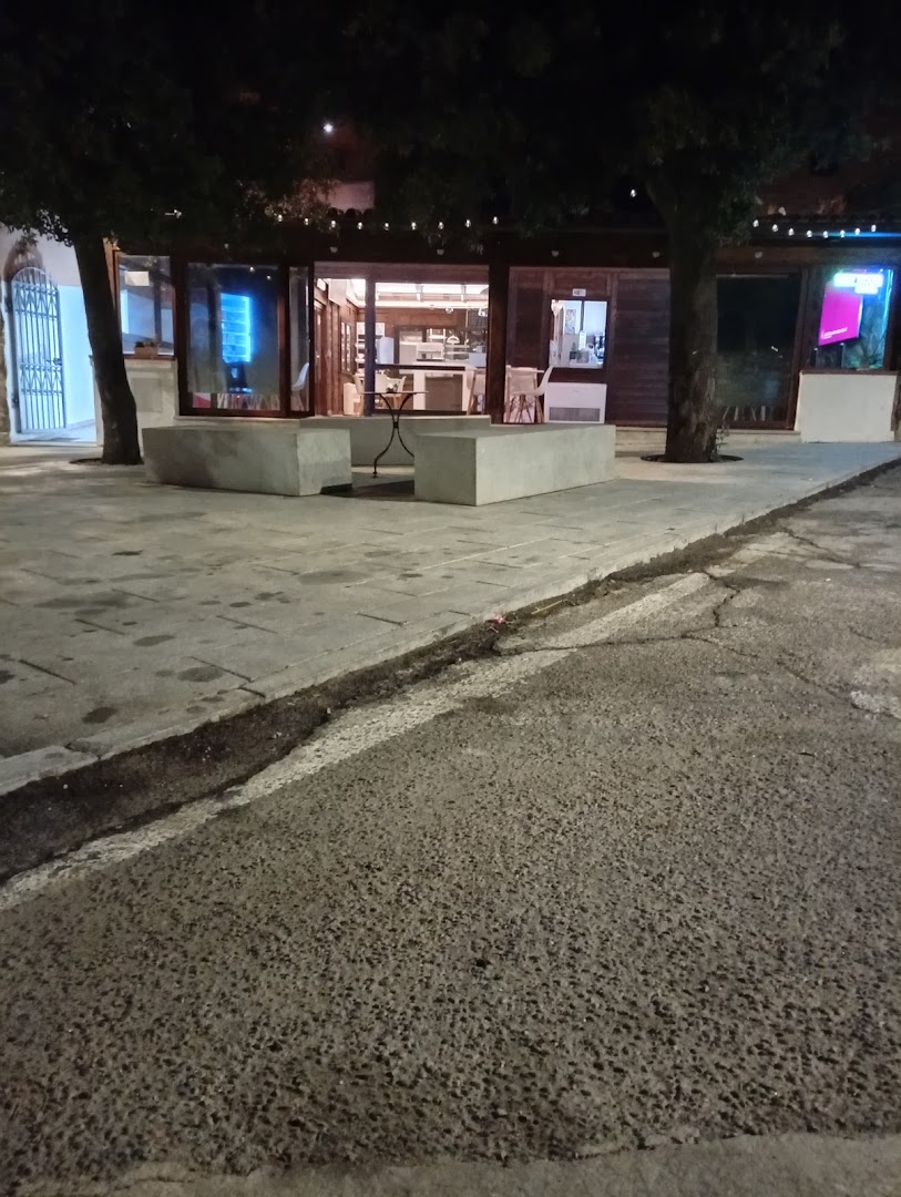 New Moon Bar di Pinna Alessandro, Osidda