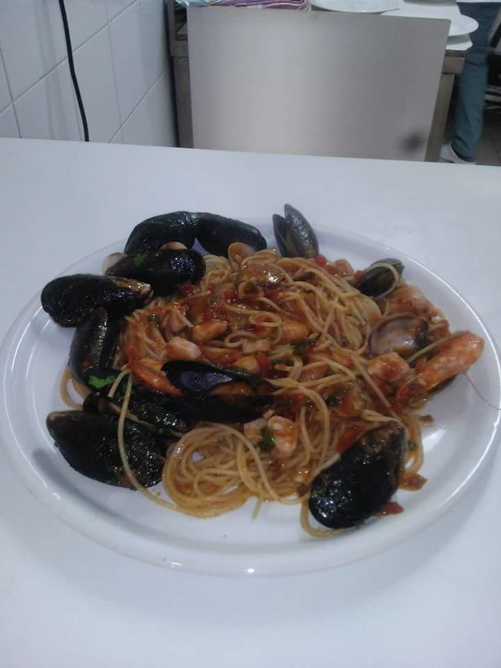 New Moon, Ristorante, Pizzeria, Bar