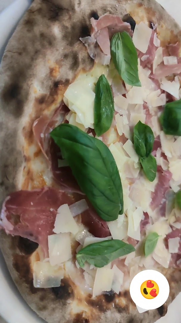 NEW The greasy pole - pizzeria