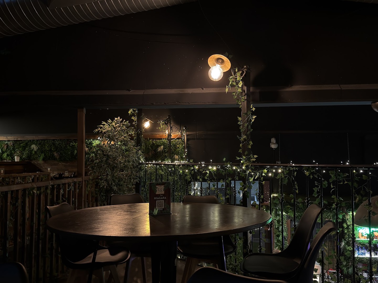 Niagara | Pizza, Spirits & Kitchen, Monza