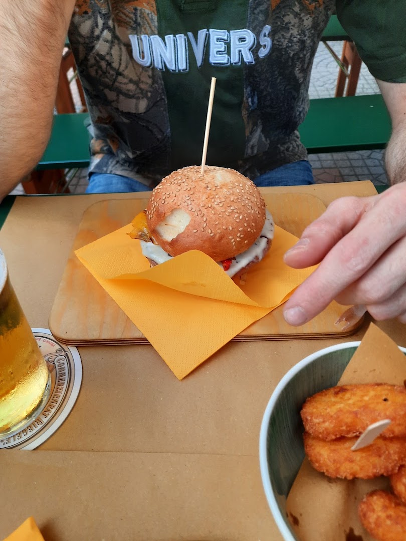 Nickolson's Pub
