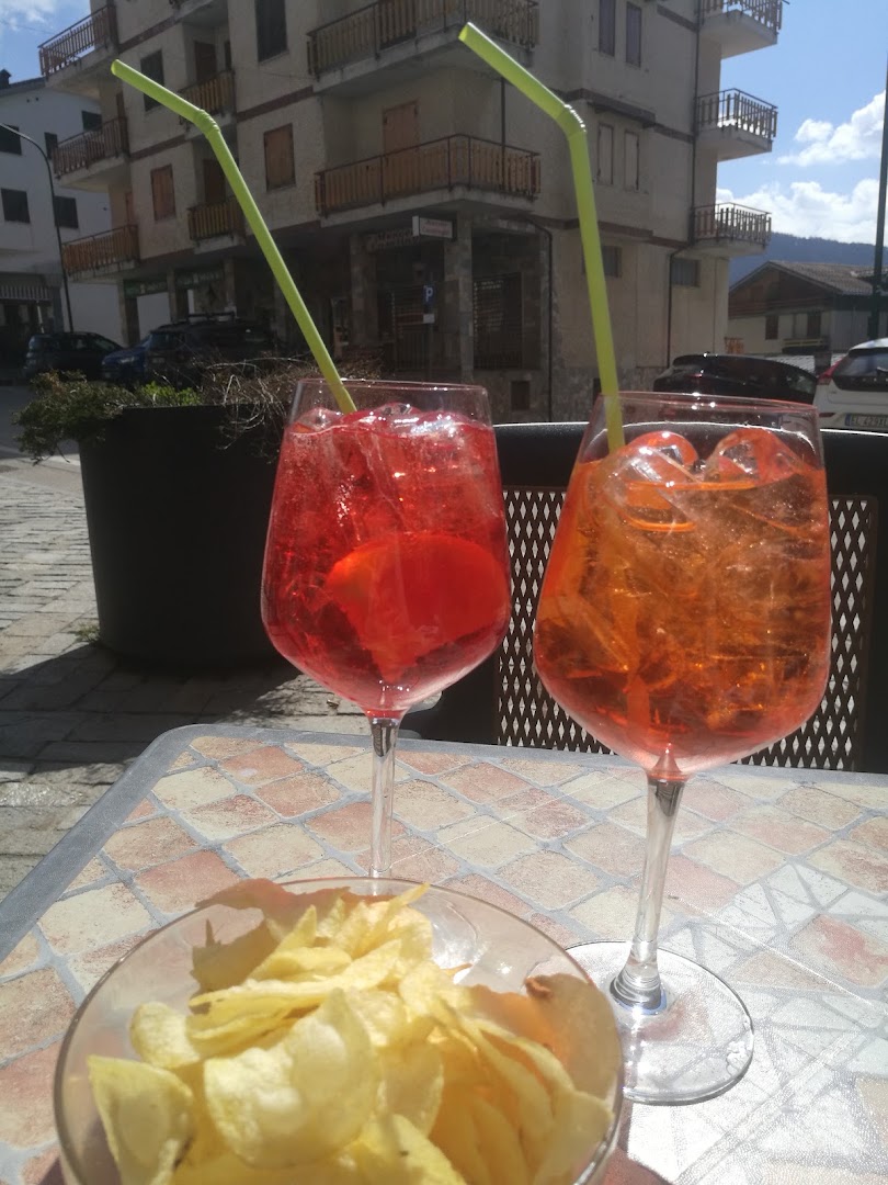 Niki Bar, Roburent