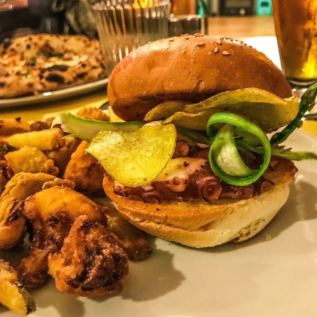 Ninety's San Lorenzo - Pizza Burger & More