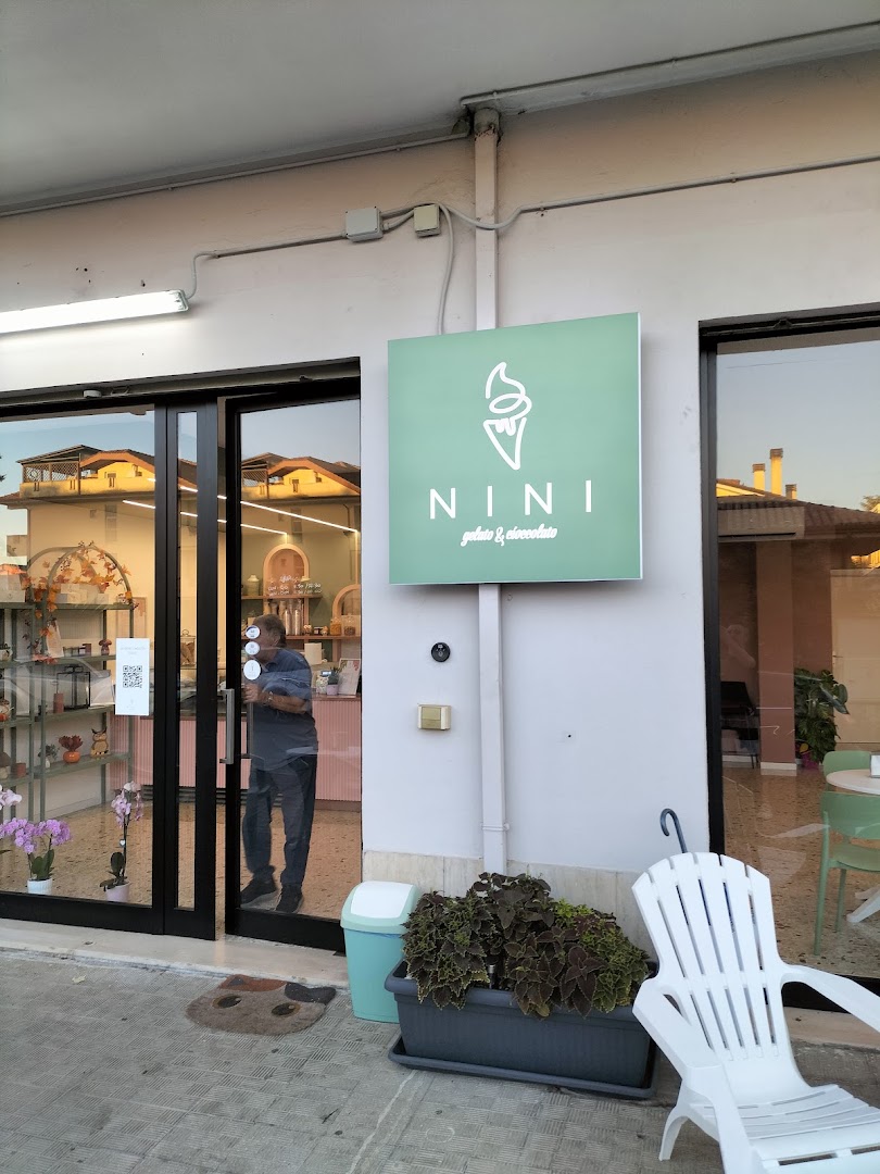 Nini Gelato e Cioccolato, Carrara