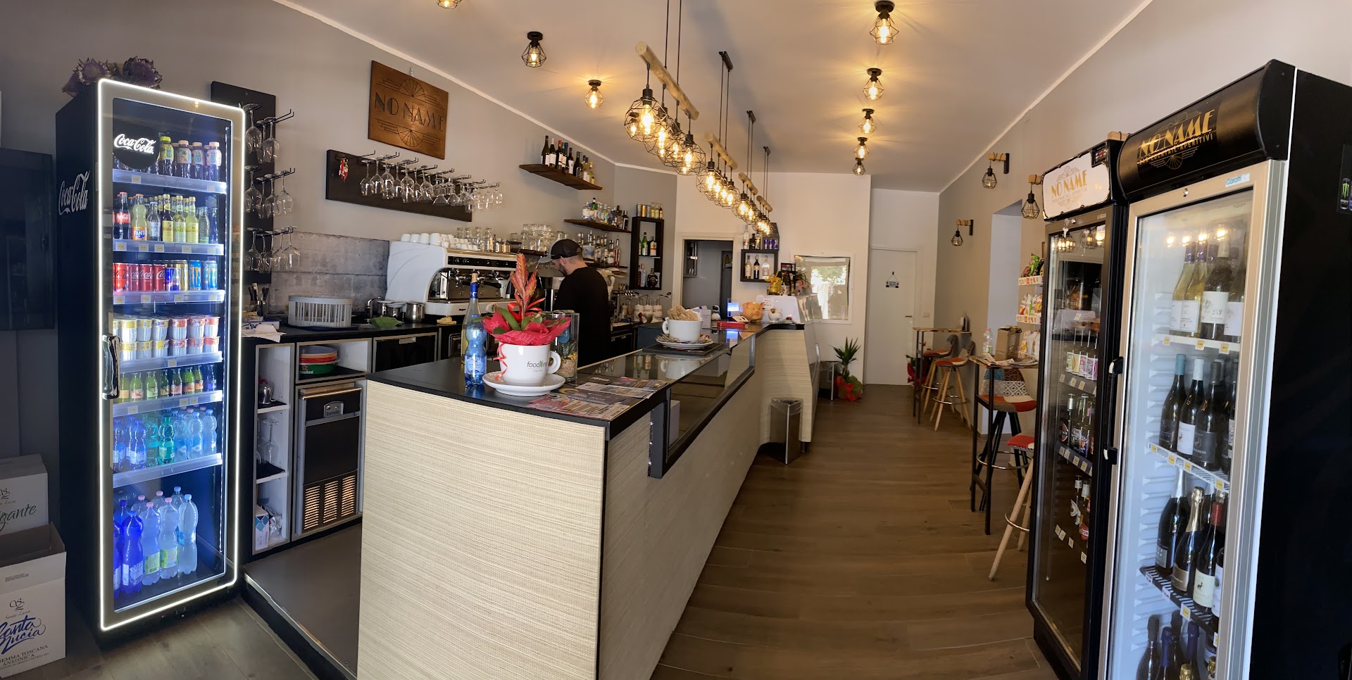 No name bar albinia