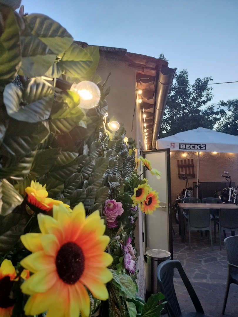No Name Drinks and Food