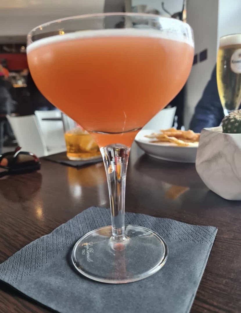 No Problem Cocktail Bar
