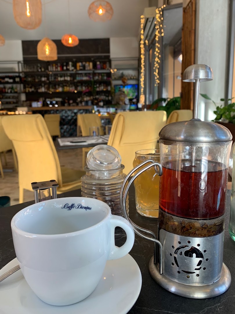 Noah lounge cafe