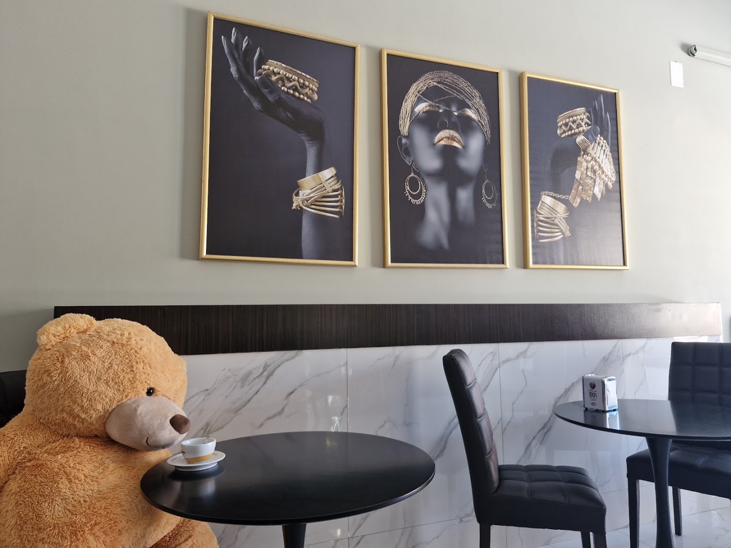Noir Drink & Food