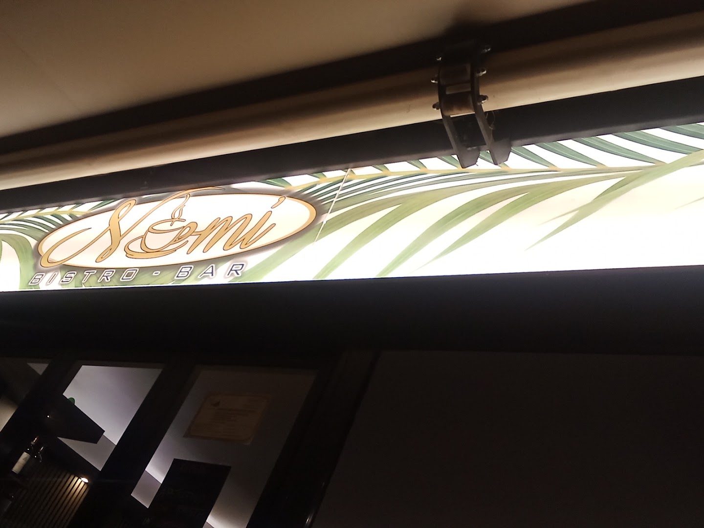Nomì ⦿ Café et Bistrò