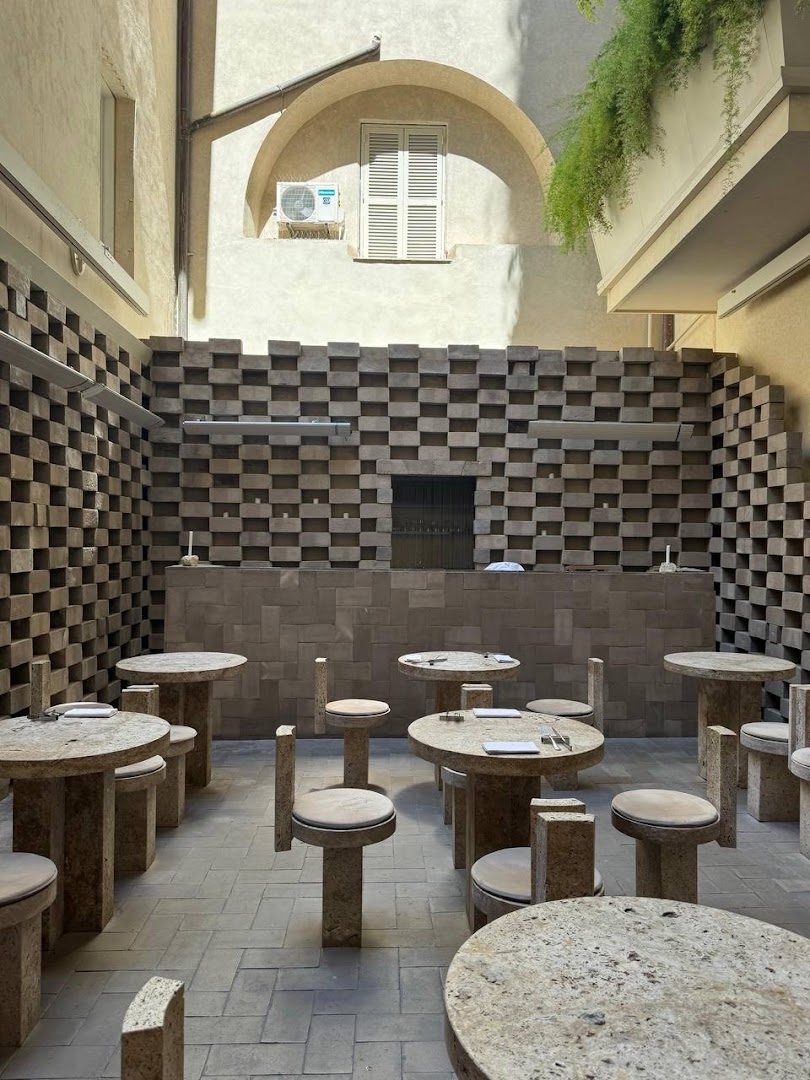 Nomos Hotel