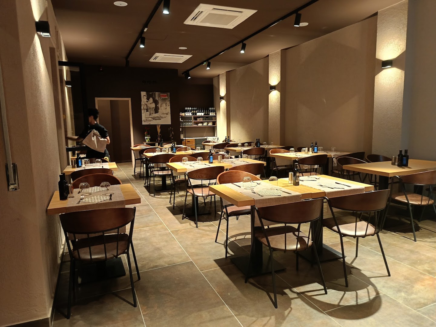 Nonna Jolanda Pizzeria con Cucina, Milano