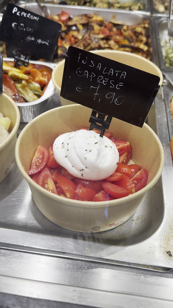 Nonna Titti Food Hall Stazione Centrale Napoli
