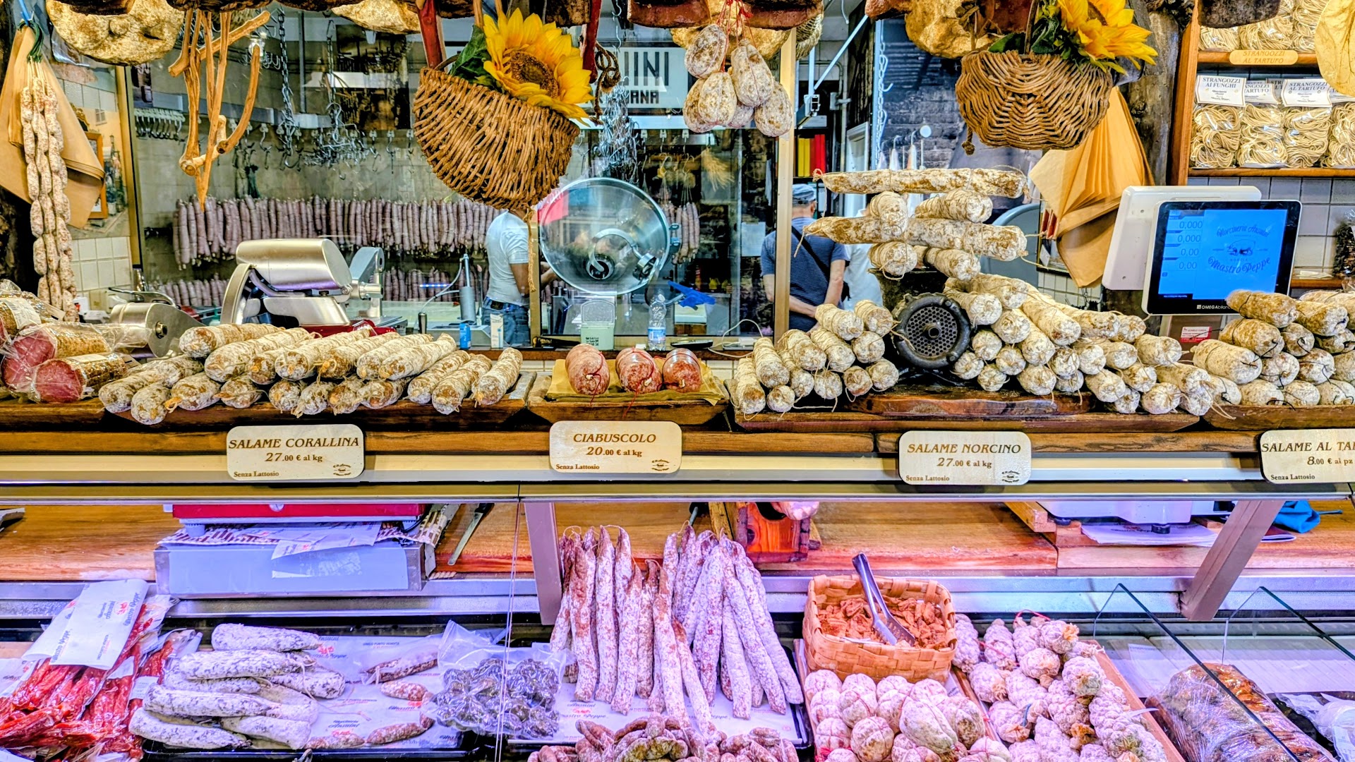 Norcineria Ansuini Mastro Peppe, Norcia
