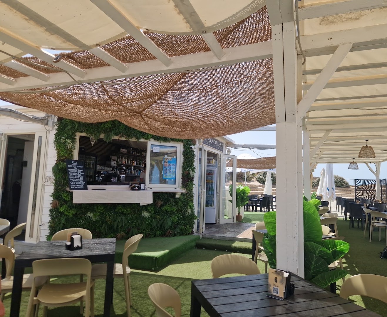 Nord Ovest Beach & Lounge Bar