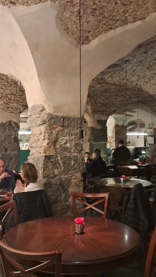 Nouvelle Vague Ristorante Caffè Eno-Libreria