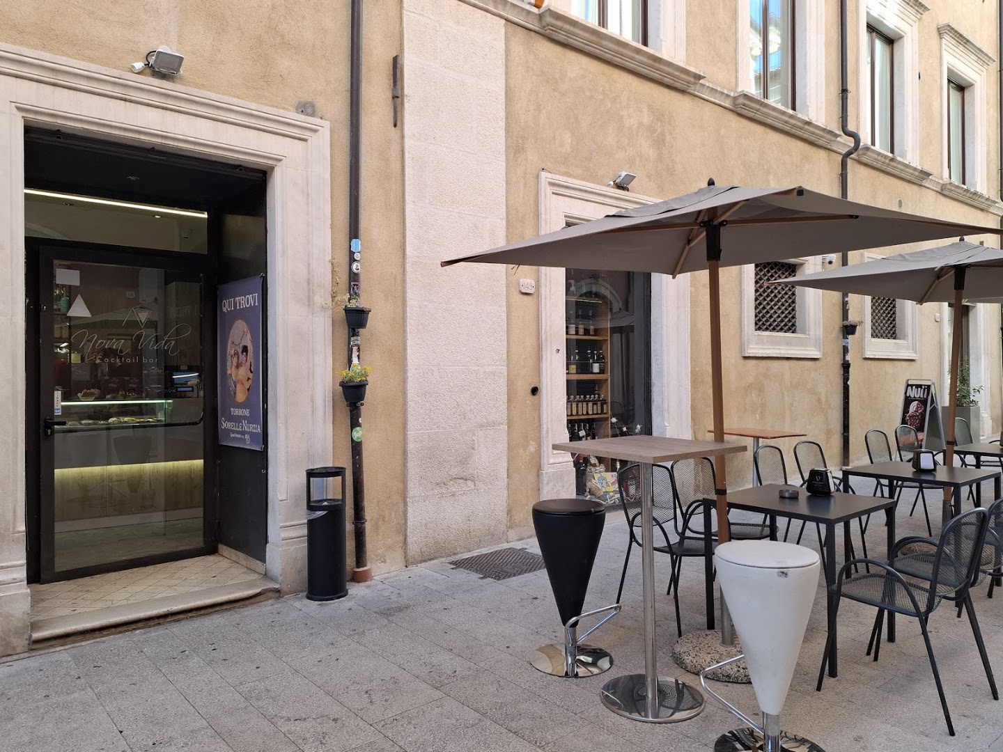 Nova Vida, L'Aquila