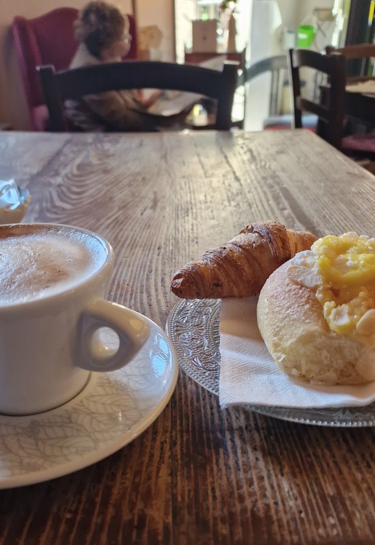 Nove100 caffè, libri e sangiovese, Faenza