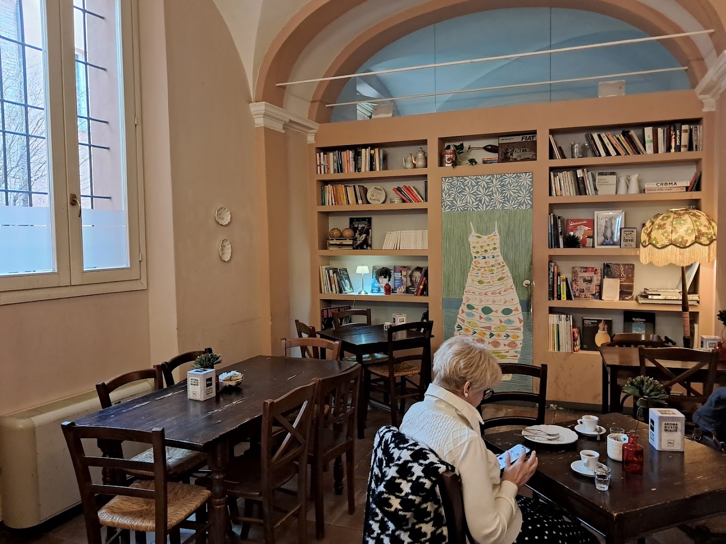 Nove100 caffè, libri e sangiovese