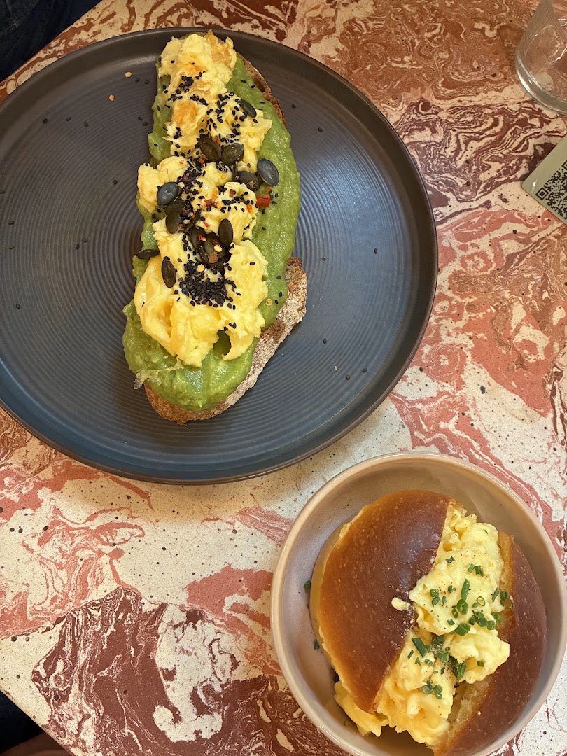 NOWHERE - BISTROT & SPECIALTY COFFEE