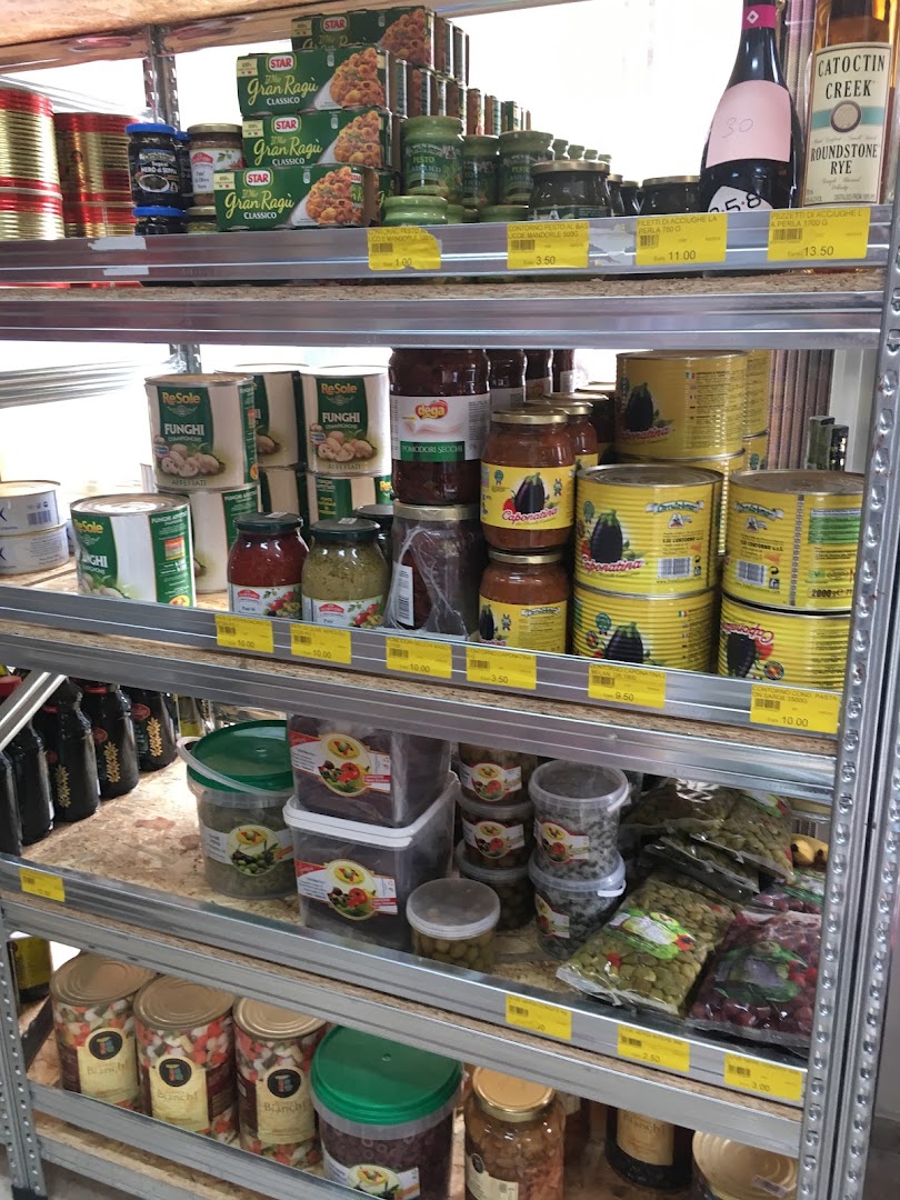 Nuccio Bibite Cash & Carry | Vini | Champagne | Gin | Alimentari, Palermo