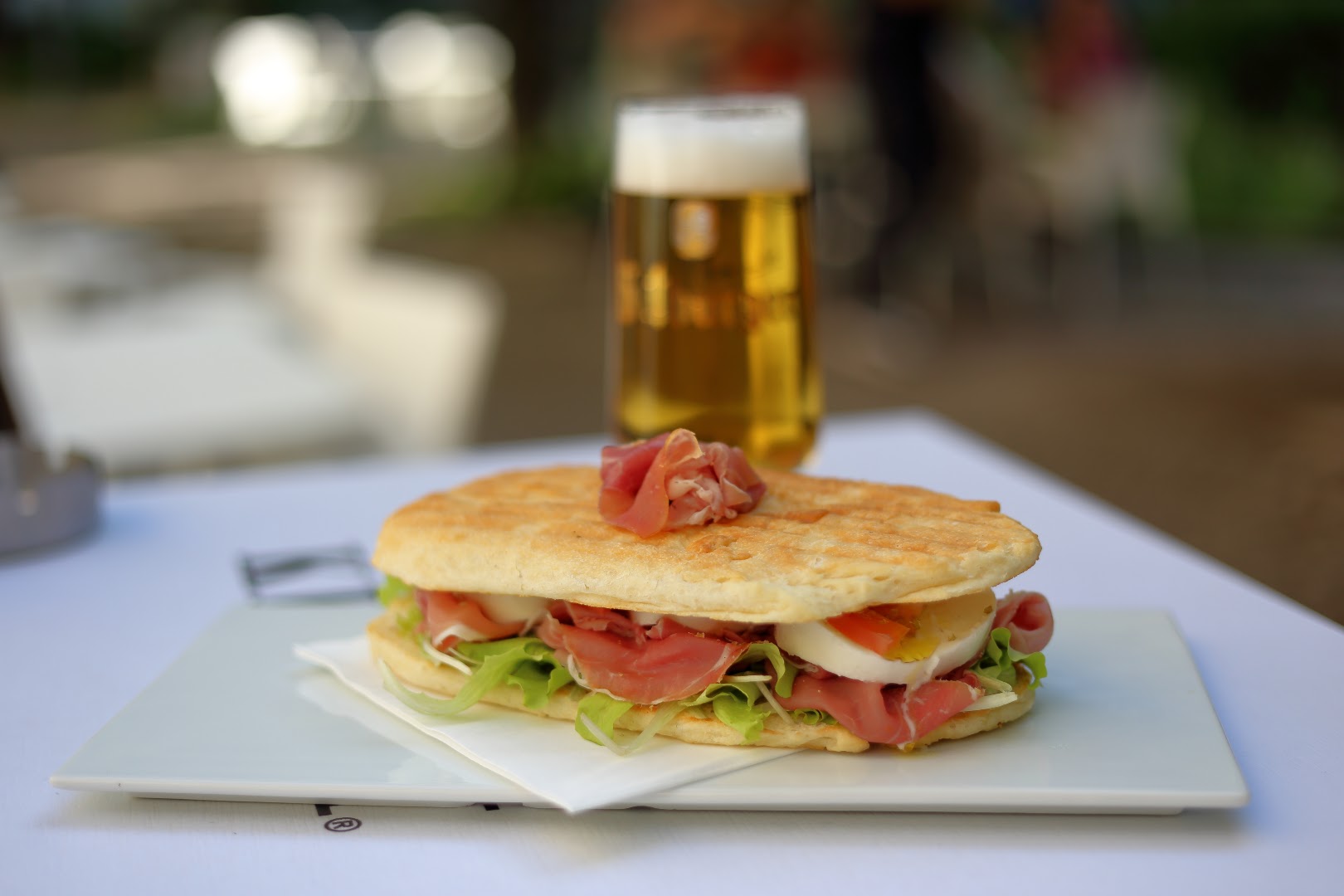 Nuhar Cafe, Milano