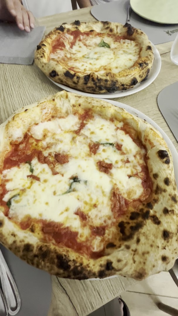 O Cerriglio piazza Bovio, Napoli