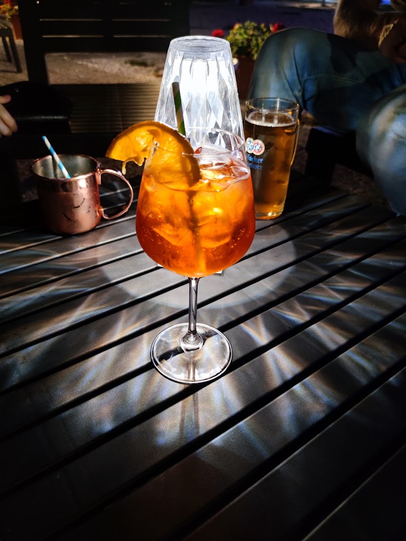 Oasis Lounge Bar