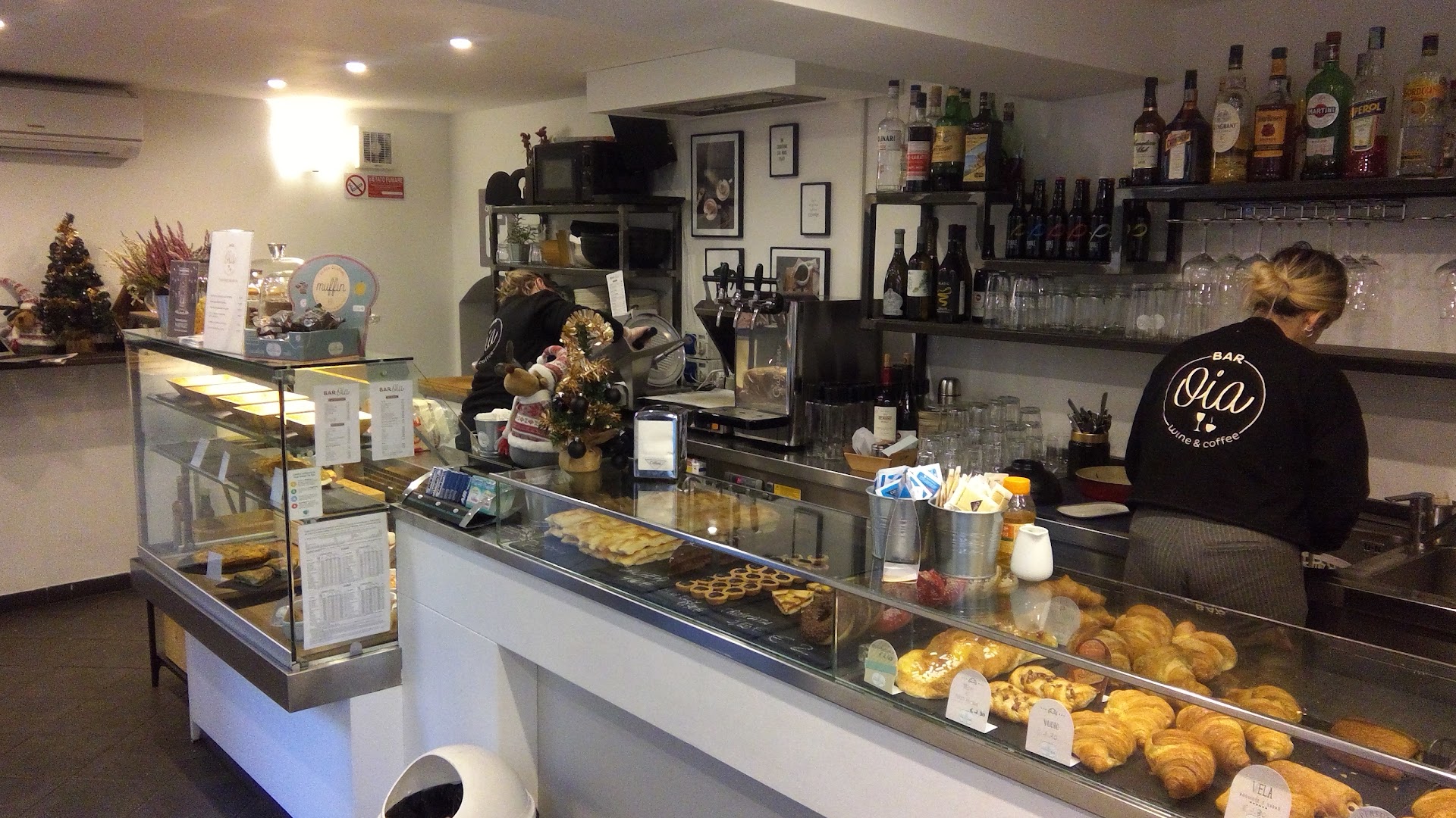 Oia Bar, Genova