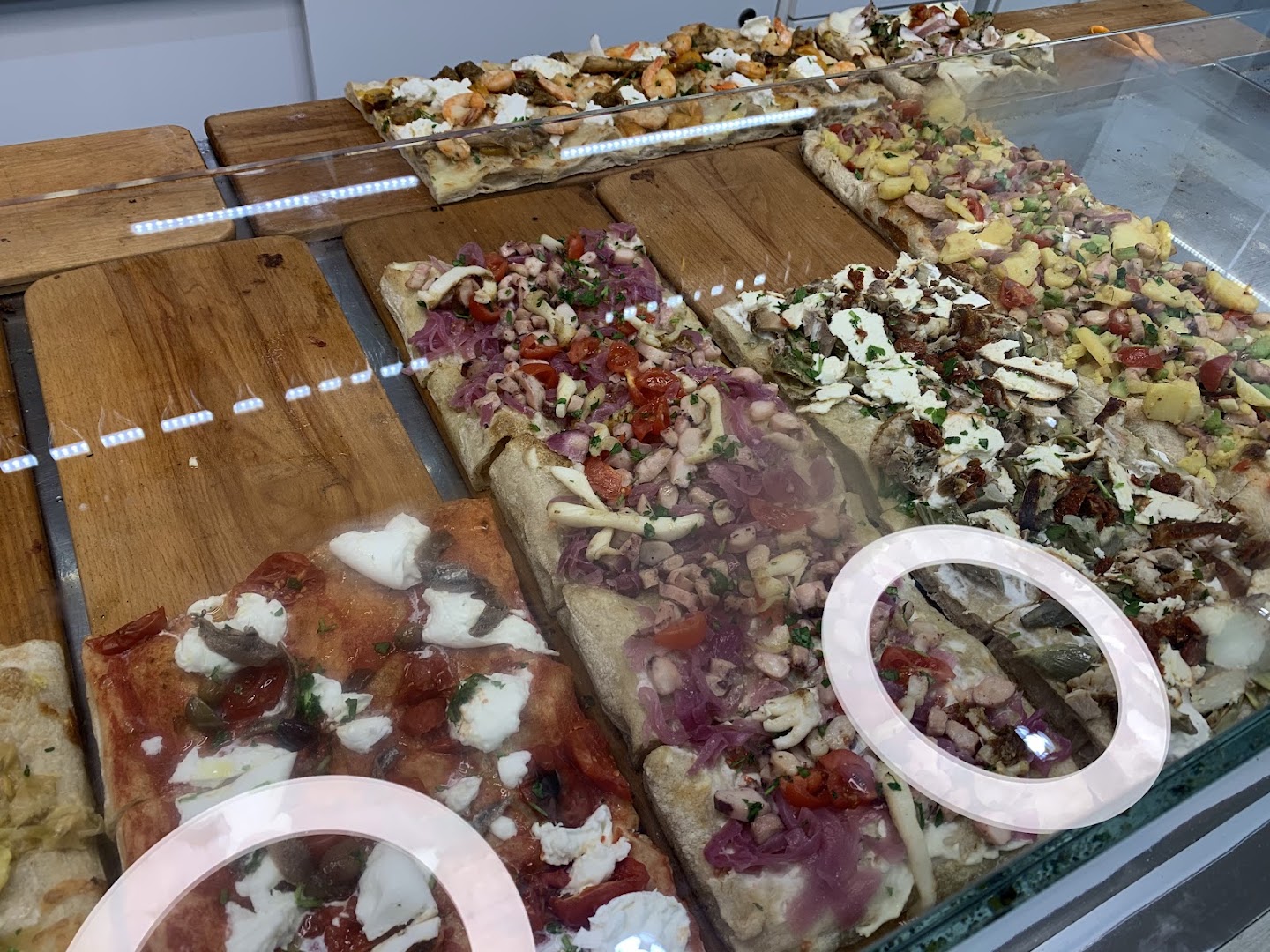 Oliva Pizzamore, Acri