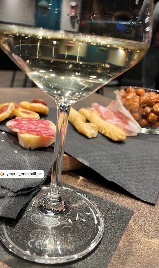 Olympus – Aperitivi, Cocktail e Sala Giochi in Vallecamonica