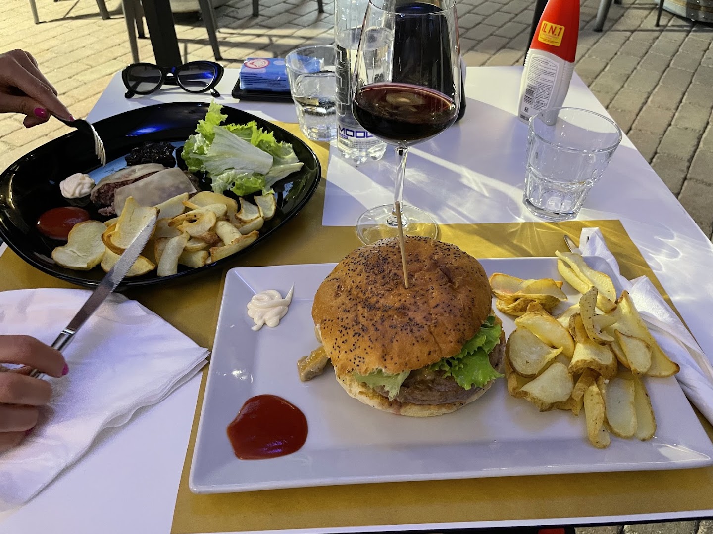 Ombralonga food & drink
