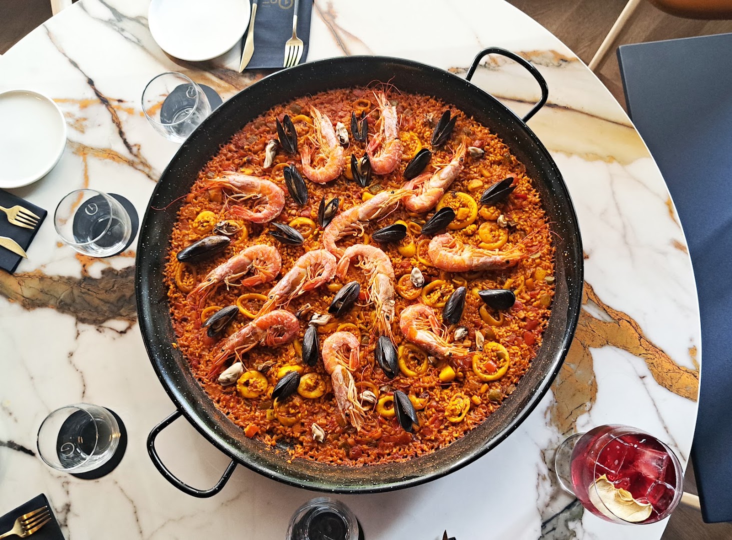 ONE BISTRÒ - Tapas & Lounge