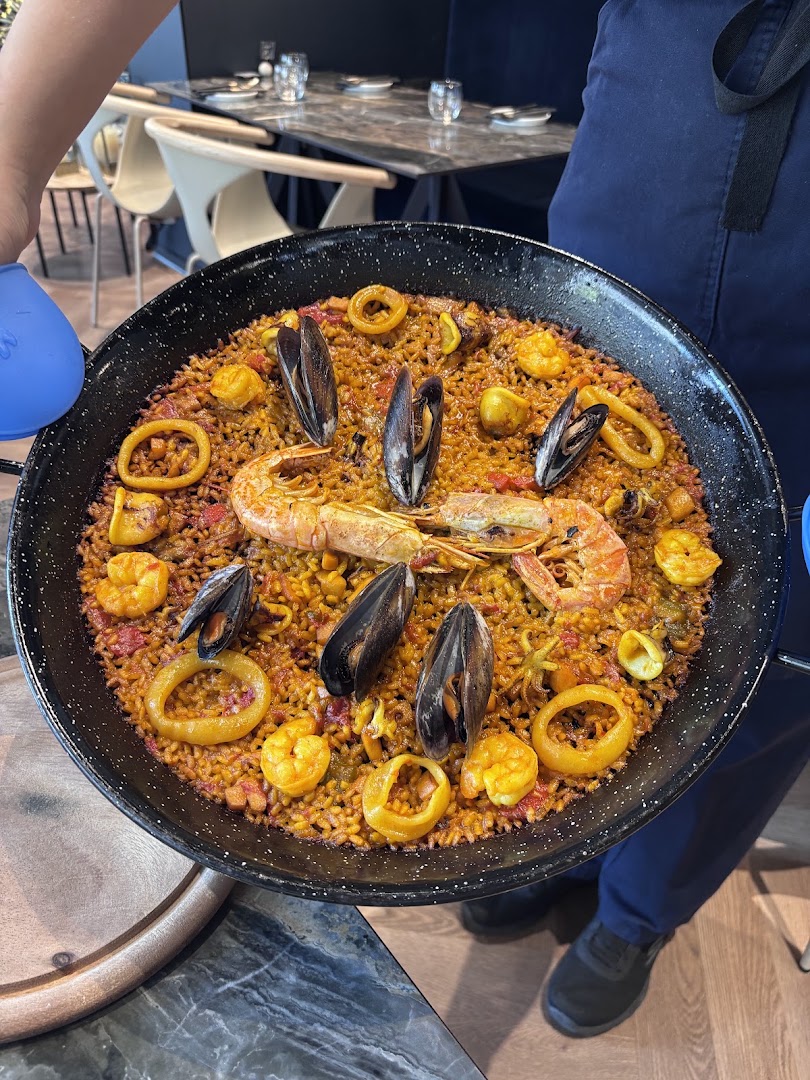 ONE BISTRÒ - Tapas & Lounge